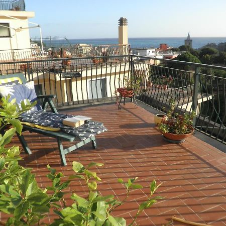 Piccolo Attico Sul Mare Apartment Монеглия Екстериор снимка