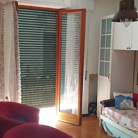Piccolo Attico Sul Mare Apartment Монеглия Екстериор снимка