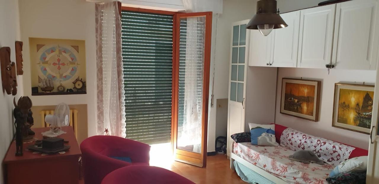 Piccolo Attico Sul Mare Apartment Монеглия Екстериор снимка
